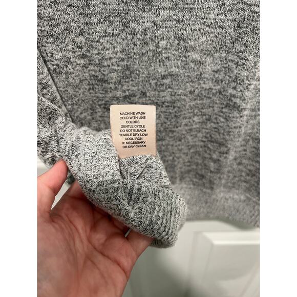 Philosophy soft long sleeve heather grey top women's size large (L) - Picture 6 of 6